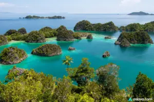 Where Is Raja Ampat? Location, Map & Travel Guide